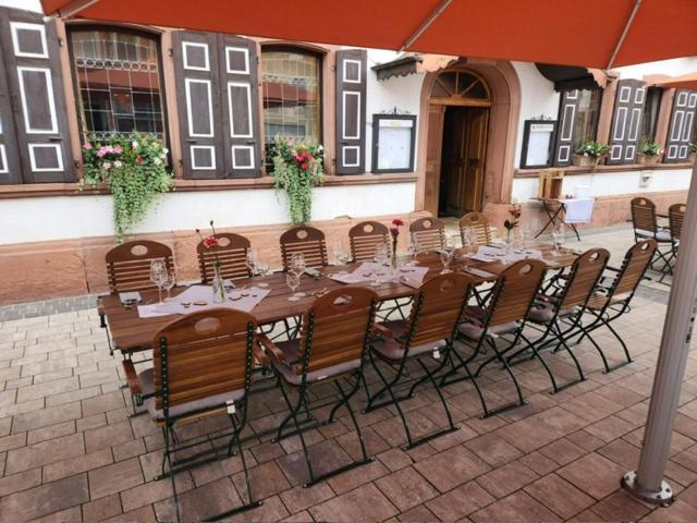Hotel Zum Goldenen Ochsen Maikammer Bagian luar foto