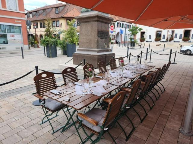 Hotel Zum Goldenen Ochsen Maikammer Bagian luar foto
