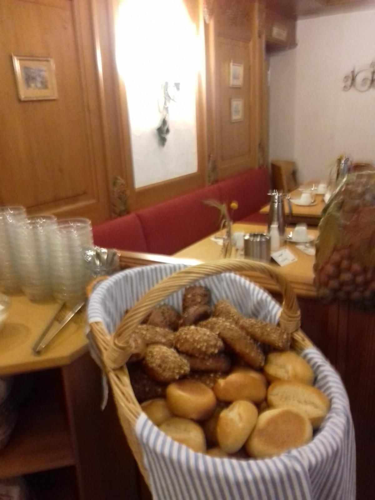 Hotel Zum Goldenen Ochsen Maikammer Bagian luar foto